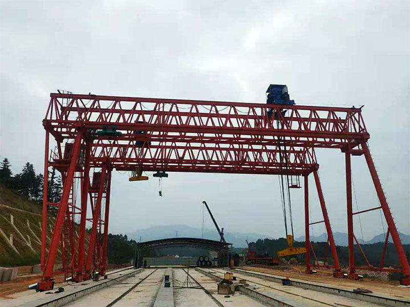 高遠公司MG120/10T-24M-12M龍門吊服務(wù)于中交四航局廣州項目