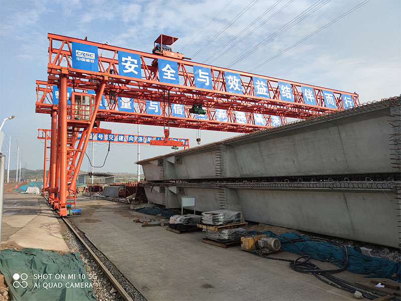 高遠公司MG80/10T-29M-9M龍門吊服務(wù)于中國通號洛陽項目