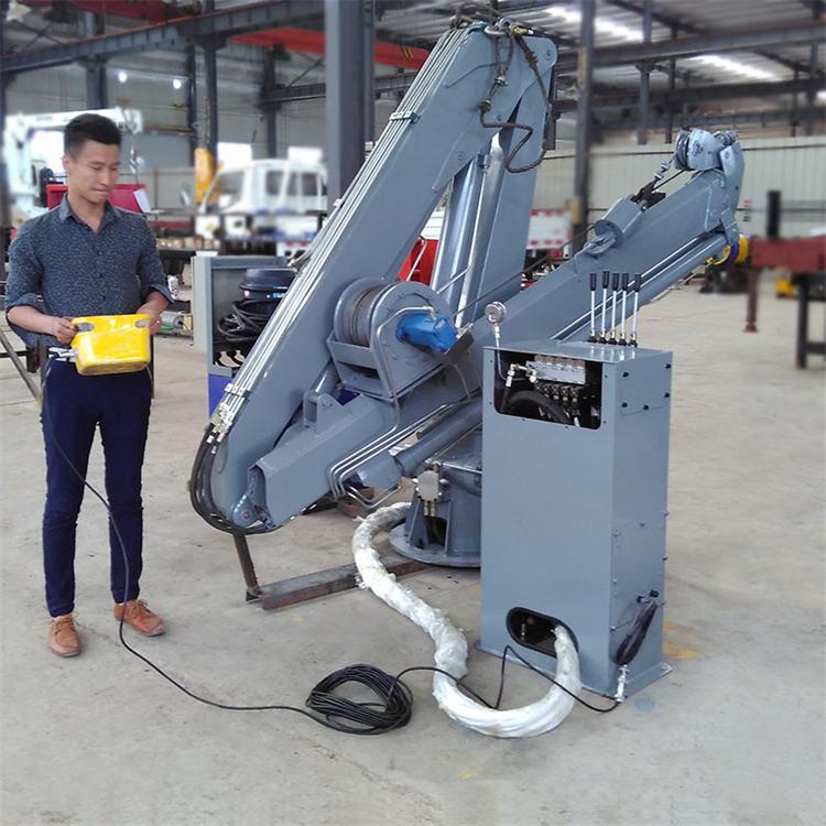 智能折臂起重機(jī)有什么優(yōu)點(diǎn)與特點(diǎn)。