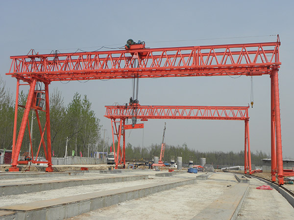 龍門吊軌道發(fā)生裂紋的原因是什么?那我們該怎么解決維護(hù)？