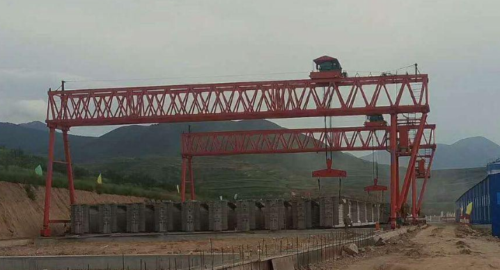 單梁龍門吊對(duì)其所在地面有哪些要求？