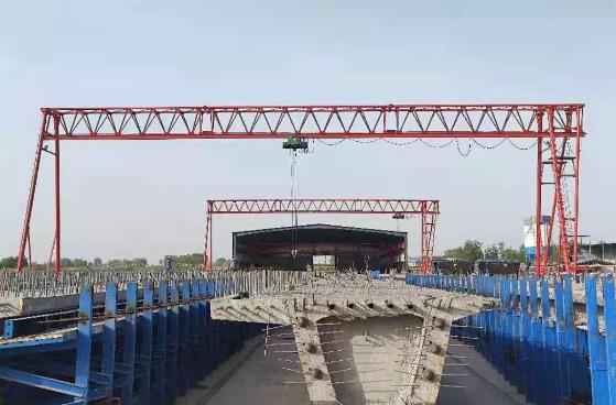 如何防止雨天MHGY10噸上包下花葫蘆龍門打滑。